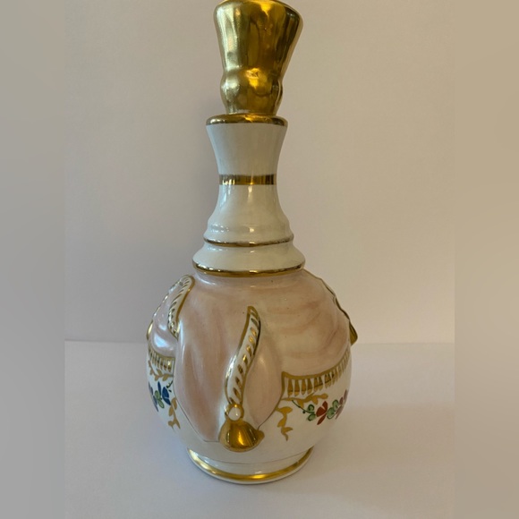 Carlin Comforts Pink Porcelain Vanity Perfume Decanter & Powder Dish - Picture 4 of 17